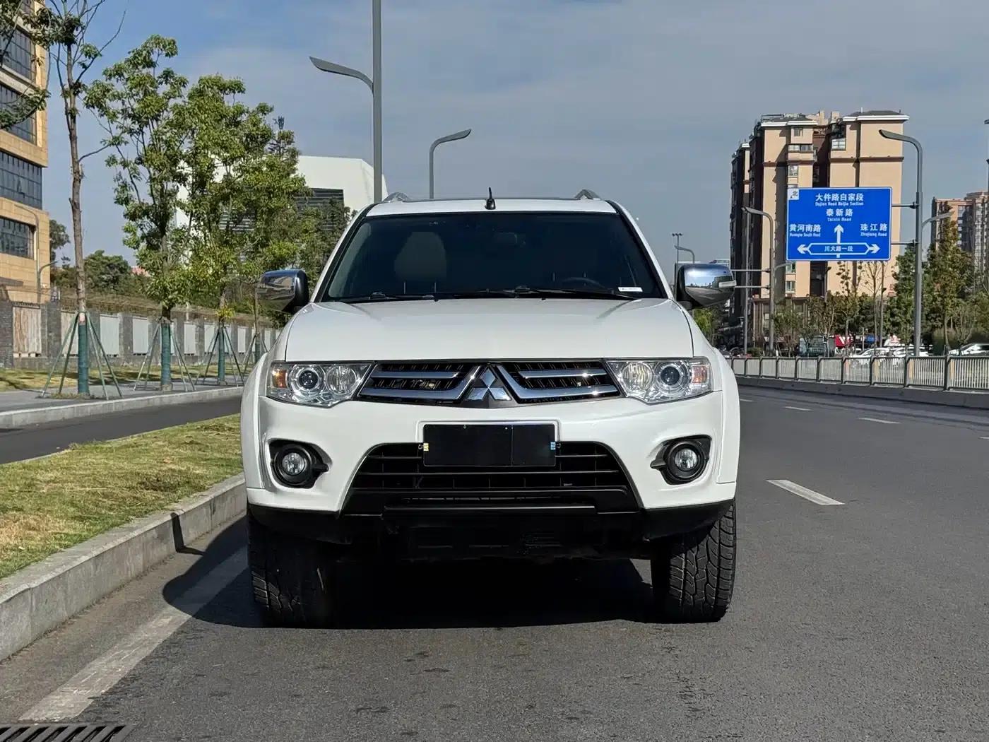 2013 Pajero Sport 3.0L Automatic 4WD Flagship Edition — миниатюра 16
