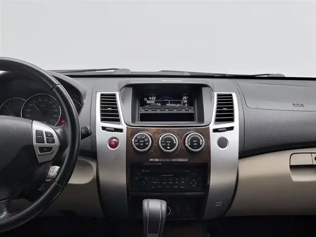 2013 Pajero Sport 3.0L Automatic 2WD Luxury Edition — миниатюра 12