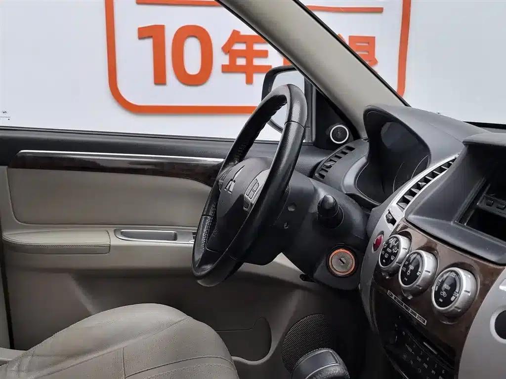 2013 Pajero Sport 3.0L Automatic 2WD Luxury Edition — миниатюра 22