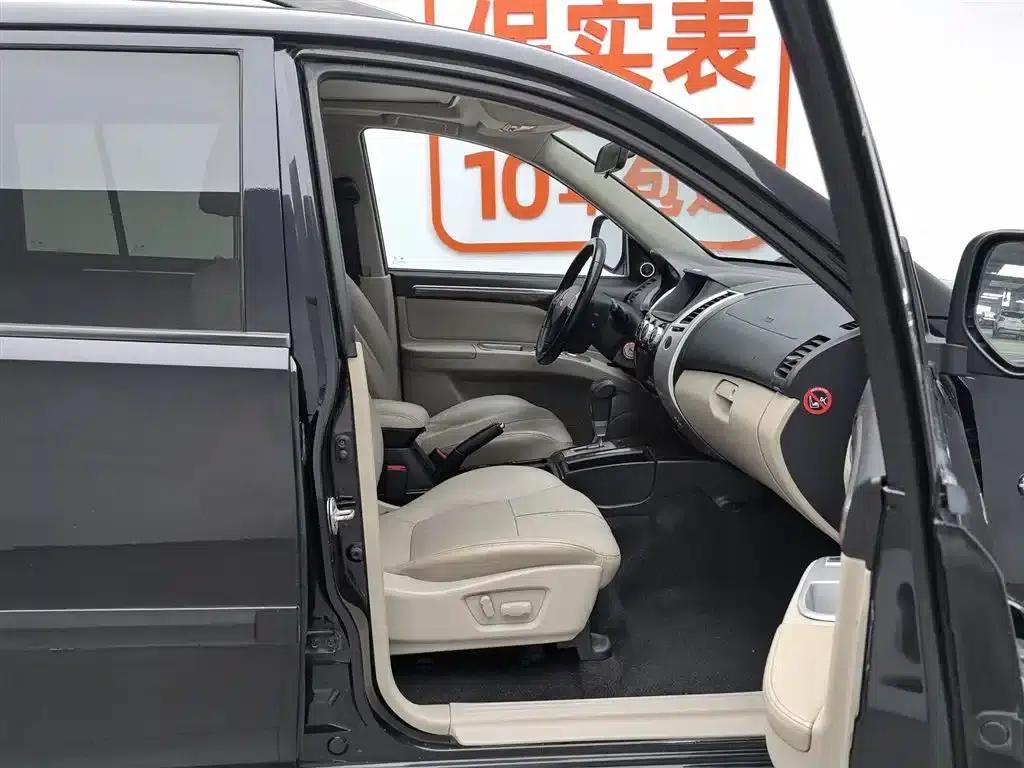 2013 Pajero Sport 3.0L Automatic 2WD Luxury Edition — миниатюра 23