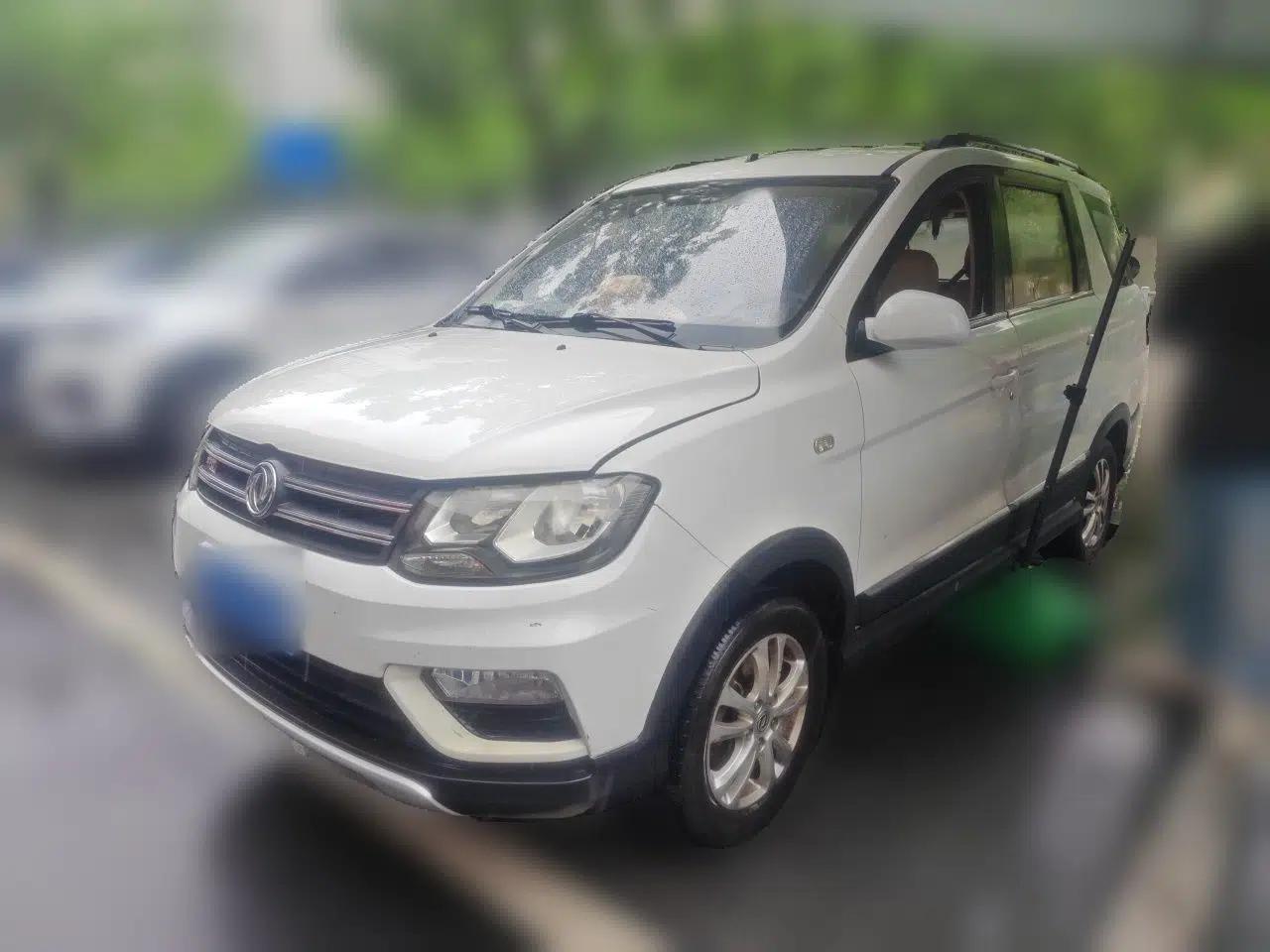 Dongfeng Fengon 370 2016 1.5L Manual Standard Edition SFG15-05 7 Seats — миниатюра 1