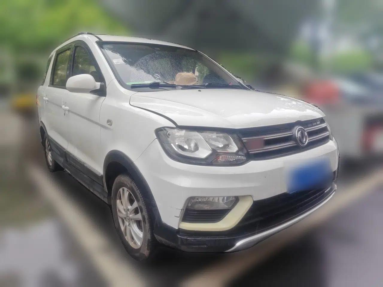 Dongfeng Fengon 370 2016 1.5L Manual Standard Edition SFG15-05 7 Seats — миниатюра 3