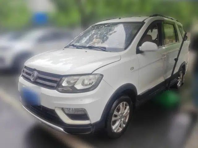 Dongfeng Fengon 370 2016 1.5L Manual Standard Edition SFG15-05 7 Seats