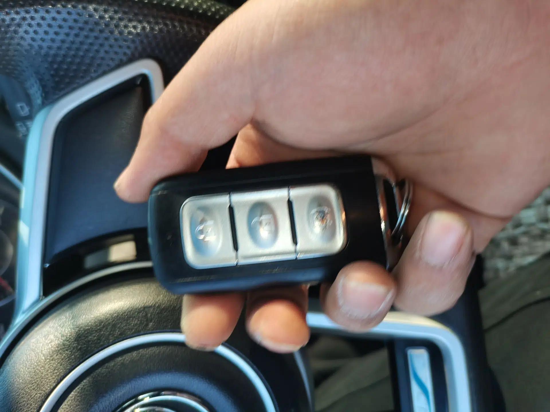Dongfeng Fengon E3 2019 EVR Range-Extended Smart Enjoyment Model — миниатюра 9