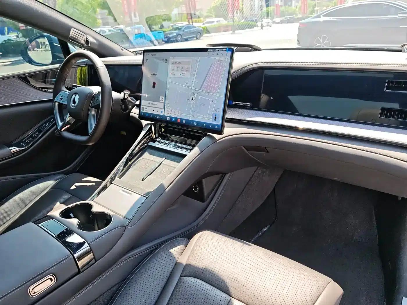 Denza Z9 2024 Model 1100km AWD Max Edition — миниатюра 12