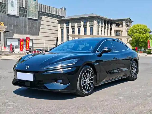 Denza Z9 2024 Model 1100km AWD Max Edition