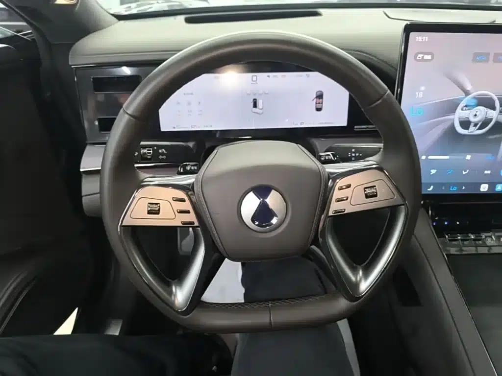 Denza Z9 2024 630km AWD Max Edition — миниатюра 11