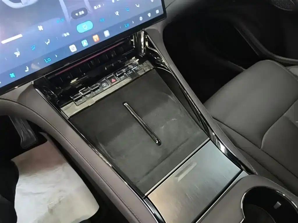 Denza Z9 2024 630km AWD Max Edition — миниатюра 14