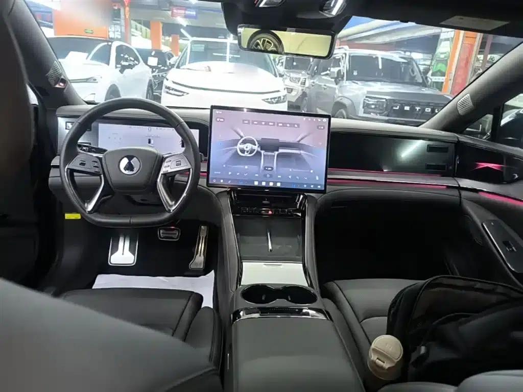Denza Z9 2024 630km AWD Max Edition — миниатюра 10