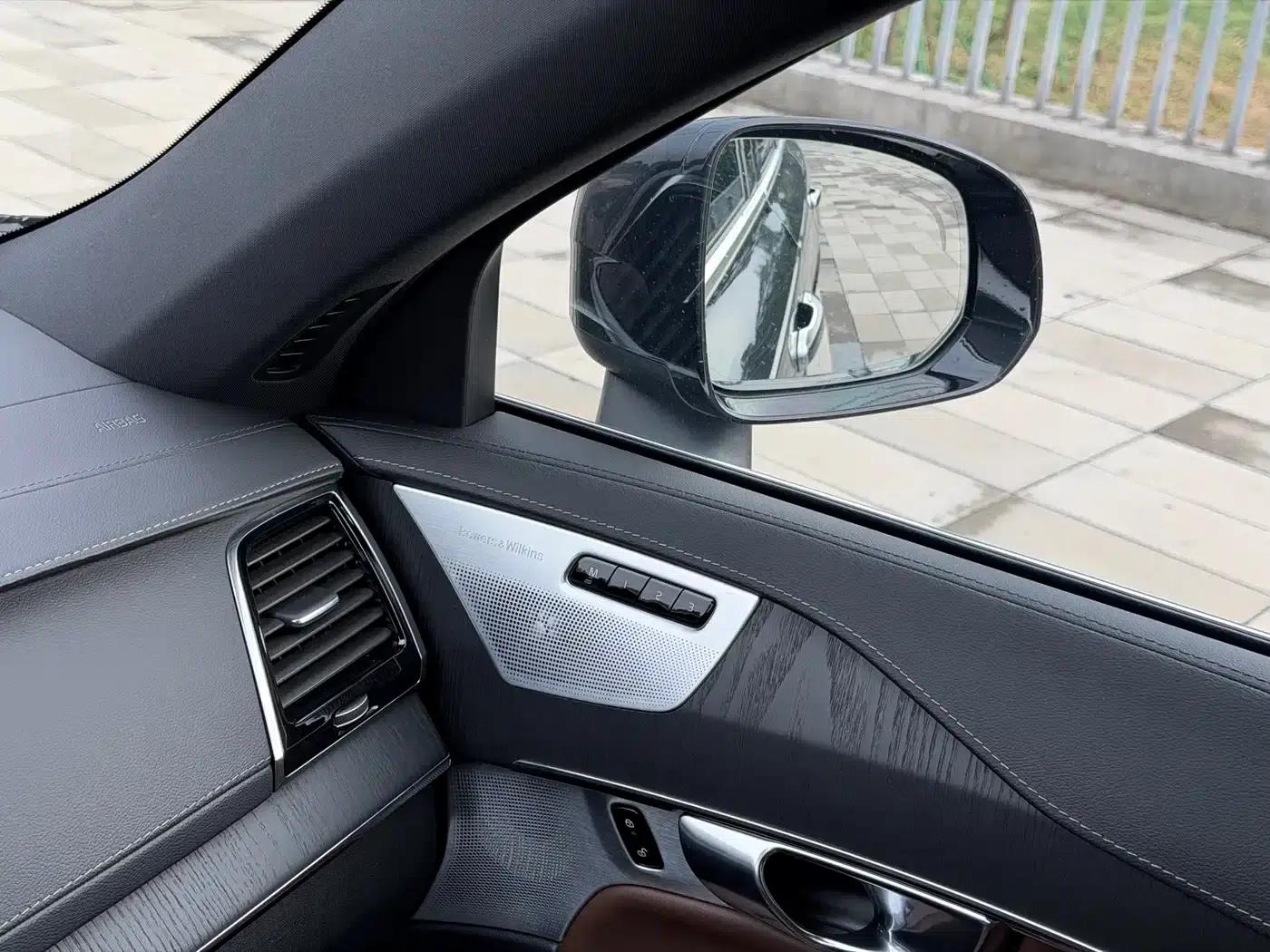 2021 Volvo XC90 Plug-in Hybrid E-Drive Hybrid T8 Inscription Luxury Edition (7-seater) — миниатюра 13