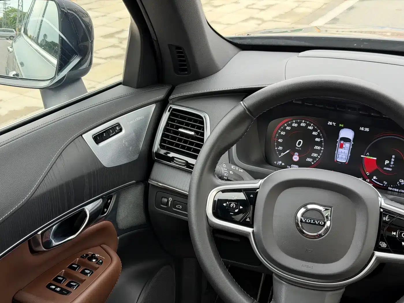 2021 Volvo XC90 Plug-in Hybrid E-Drive Hybrid T8 Inscription Luxury Edition (7-seater) — миниатюра 14