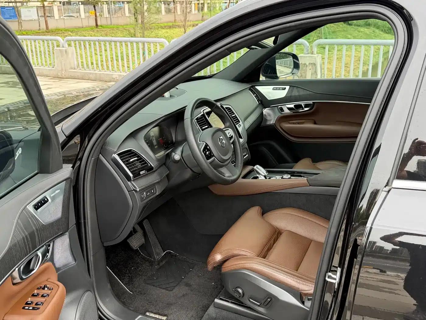 2021 Volvo XC90 Plug-in Hybrid E-Drive Hybrid T8 Inscription Luxury Edition (7-seater) — миниатюра 18
