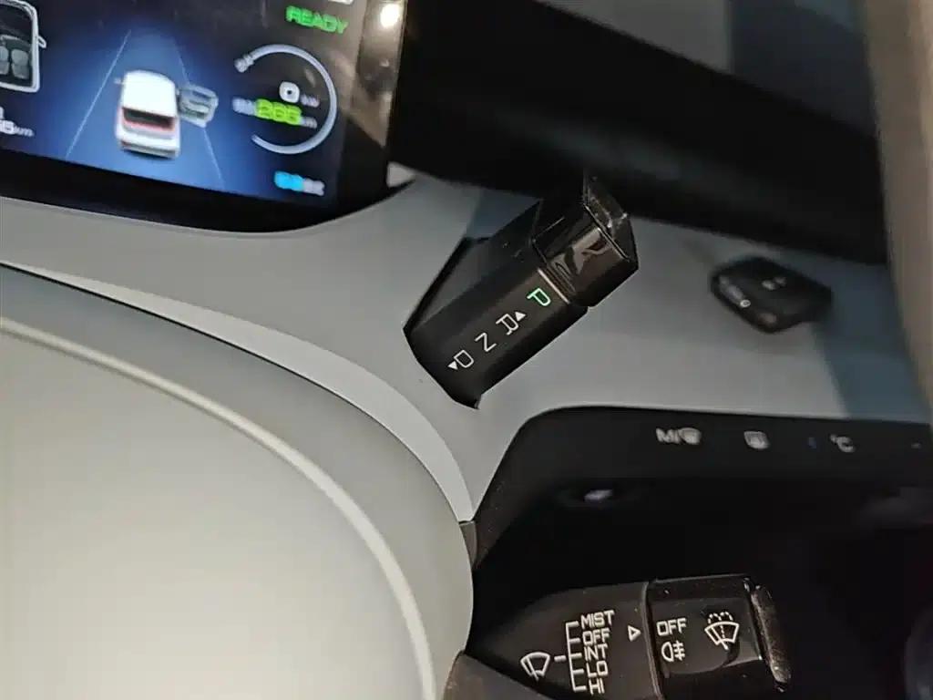 Wuling NanoEV 2021 Passion Edition — миниатюра 14