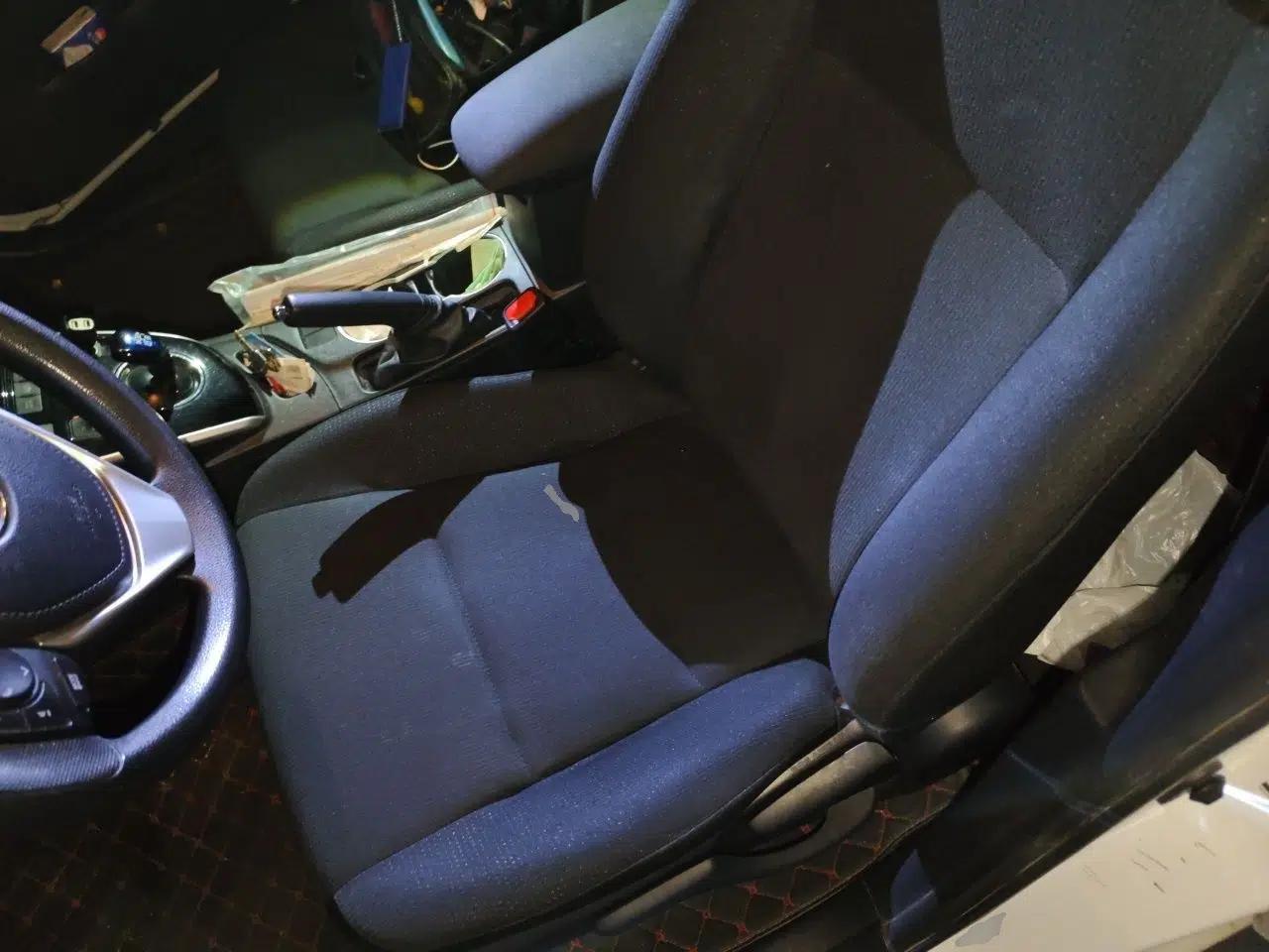 Toyota Levin Hybrid E+ 2019 1.8L GS E-CVT Elite Model with Sunroof — миниатюра 16