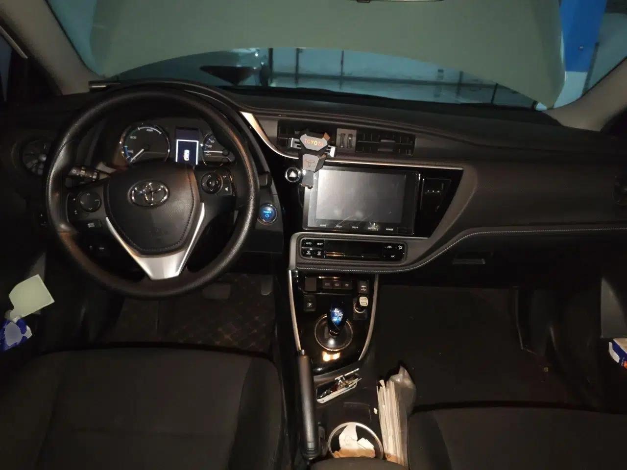 Toyota Levin Hybrid E+ 2019 1.8L GS E-CVT Elite Model with Sunroof — миниатюра 10