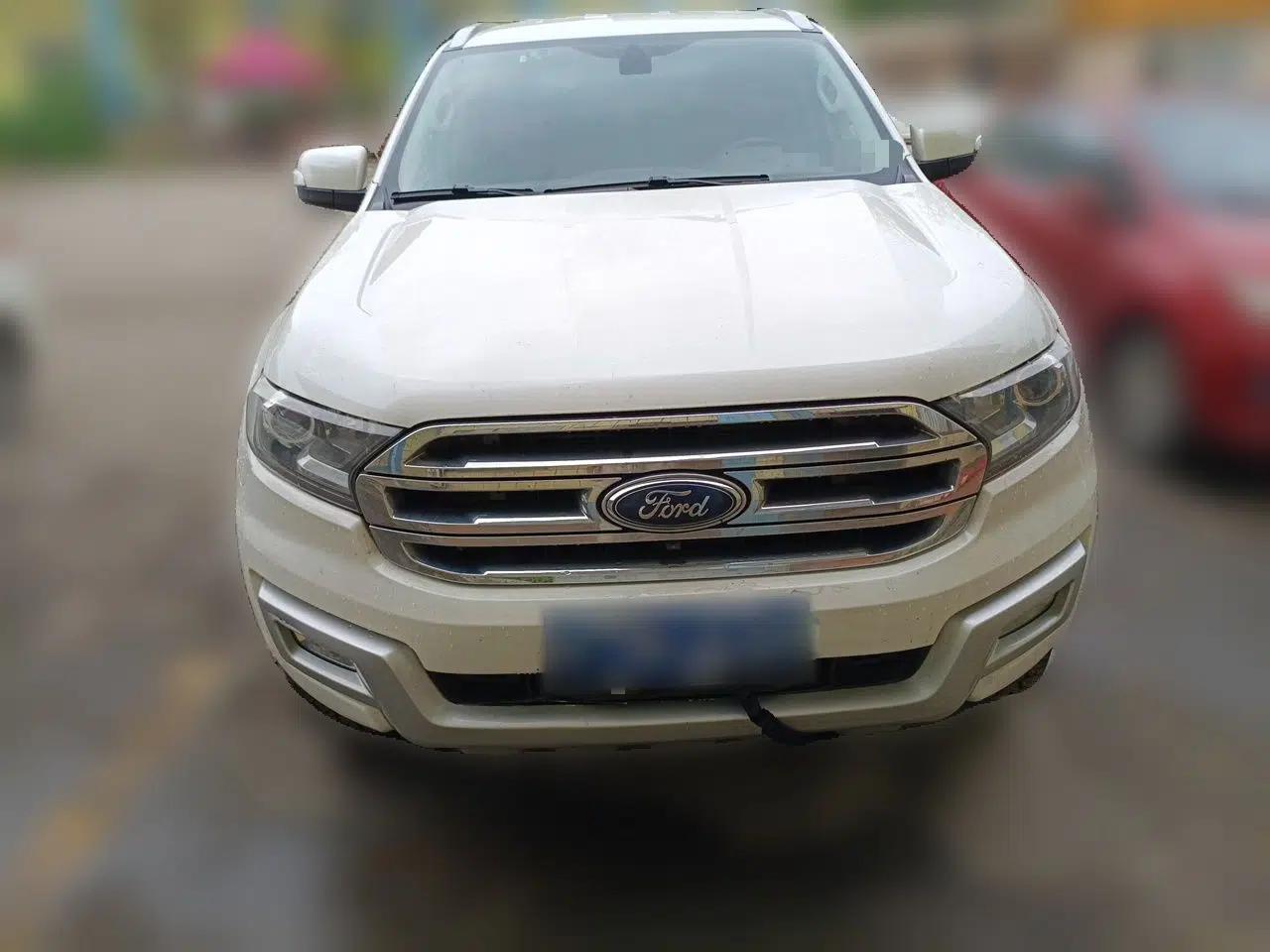 Ford Everest 2016 2.0T Gasoline Automatic 4x4 Luxury Edition — миниатюра 2
