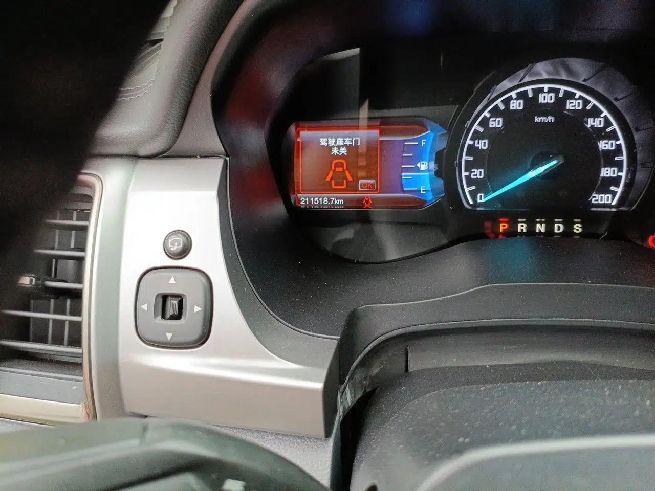 Ford Everest 2016 2.0T Gasoline Automatic 4x4 Luxury Edition — миниатюра 13