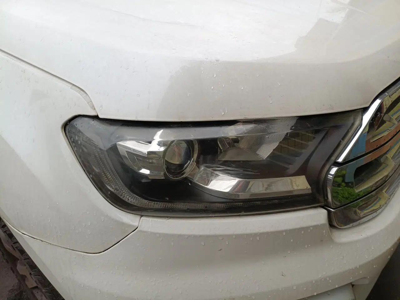 Ford Everest 2016 2.0T Gasoline Automatic 4x4 Luxury Edition — миниатюра 7