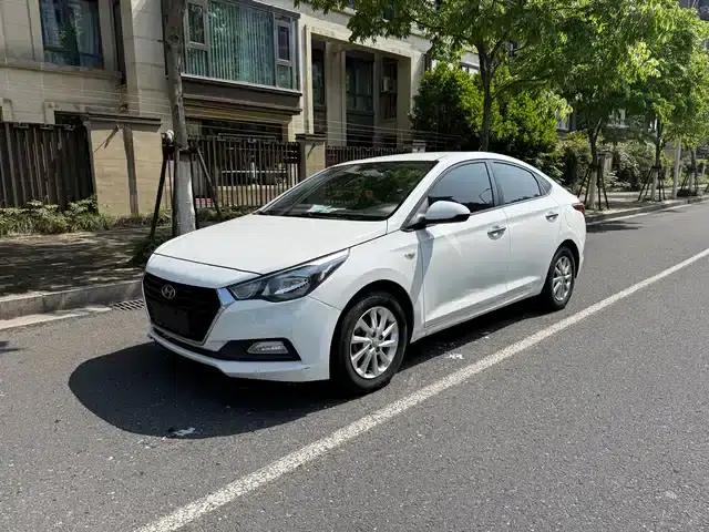 2016 Hyundai Verna 1.4L Automatic Sport