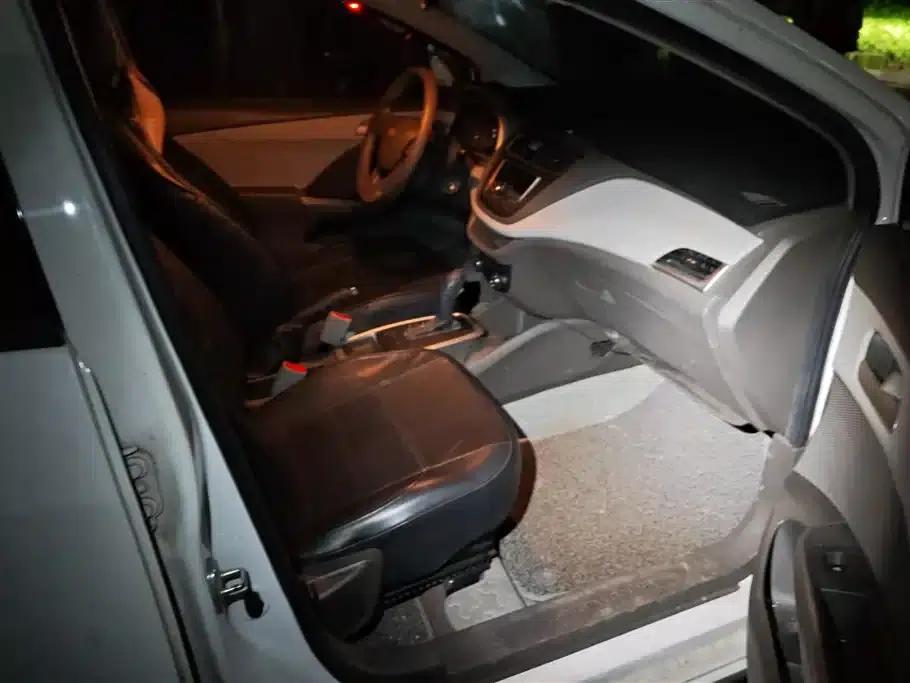 Chevrolet Aveo RV 2016 1.5L Automatic Comfortline Edition — миниатюра 8