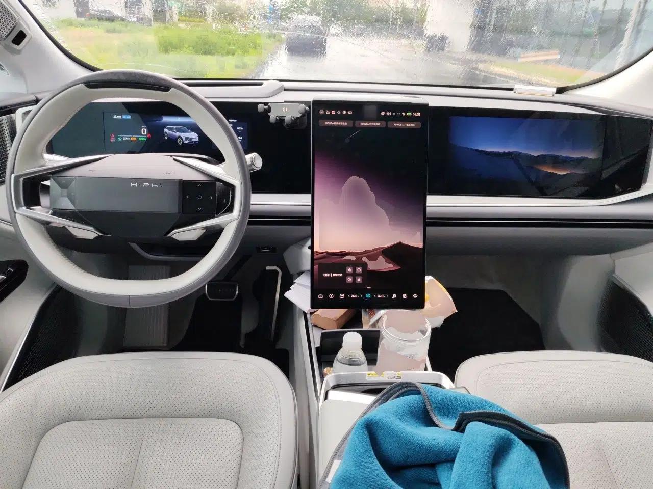 HiPhi Y 2023 560 km Elite Version — миниатюра 10