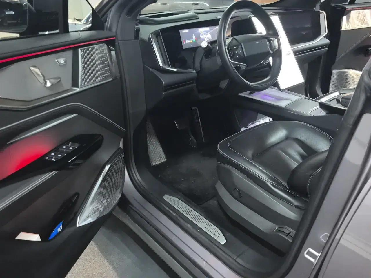 HiPhi Y 2023 560 km Pioneer Edition — миниатюра 17