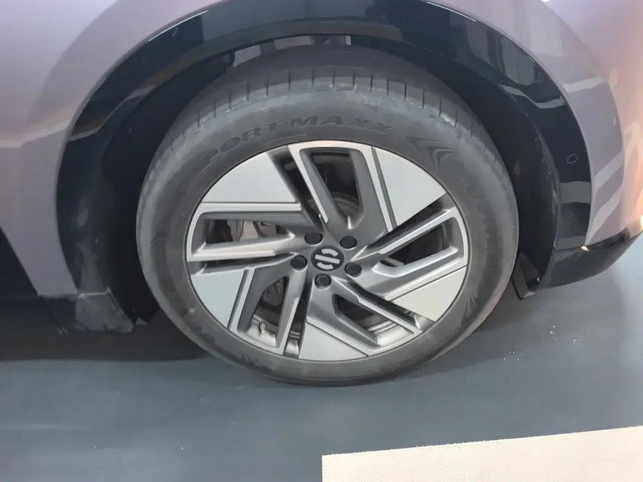 HiPhi Y 2023 560 km Pioneer Edition — миниатюра 8