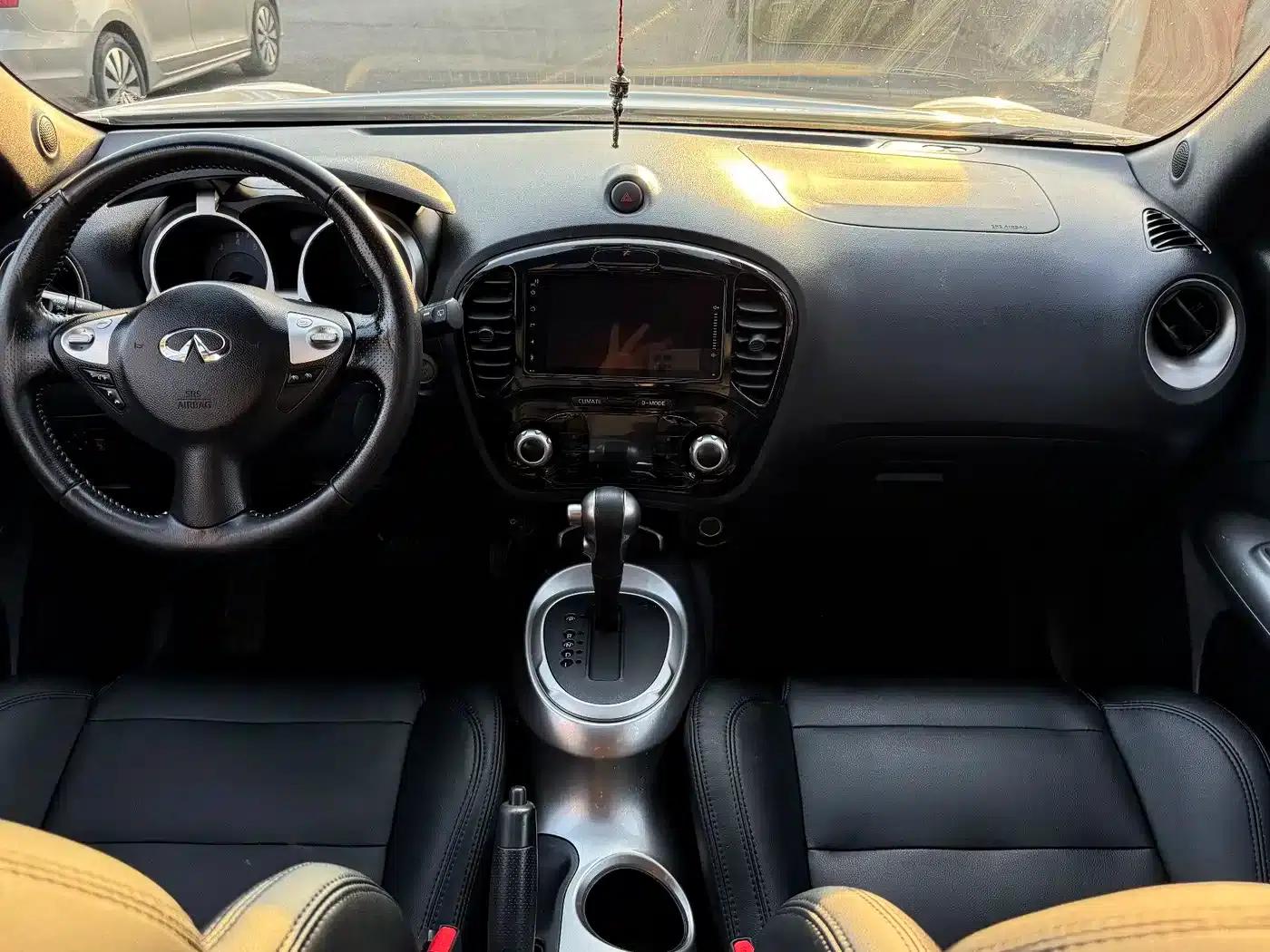 Infiniti ESQ 2014 1.6L Premium Edition — миниатюра 14