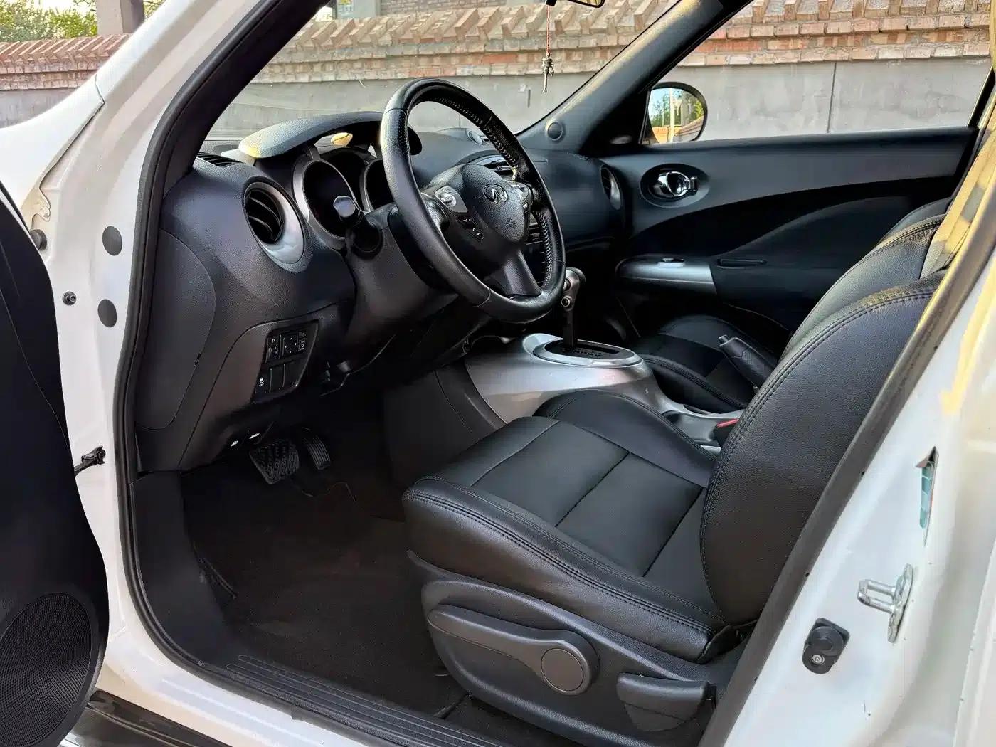 Infiniti ESQ 2014 1.6L Premium Edition — миниатюра 9
