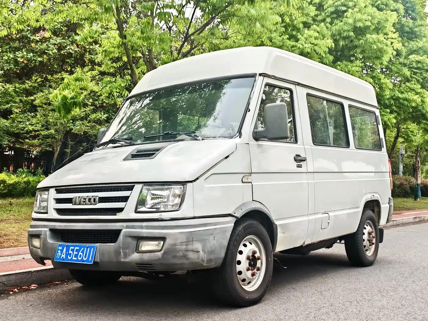 Iveco Proud 2014 Model 2.5T-A35 NJ6484ACM47Z4 — миниатюра 1