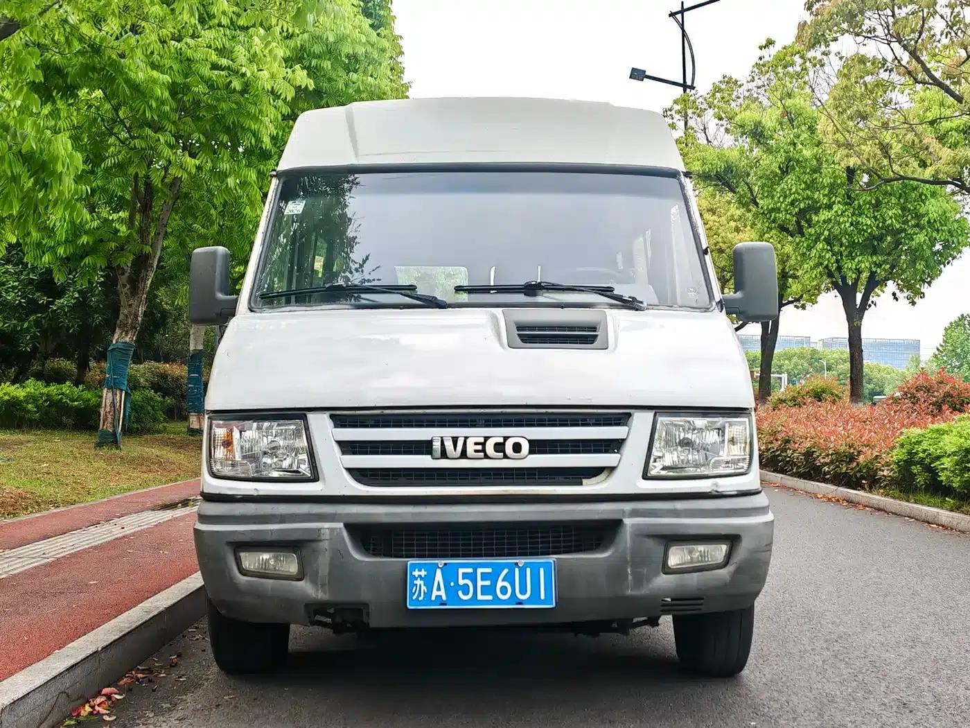 Iveco Proud 2014 Model 2.5T-A35 NJ6484ACM47Z4 — миниатюра 2