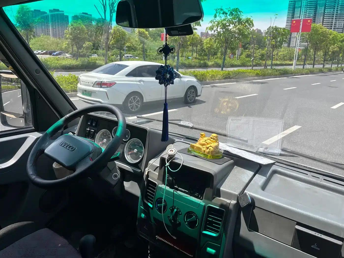 Iveco DeYi 2017 2.8T V35 Van with Mid-Rise, 3/6 Seats 43S5 — миниатюра 10