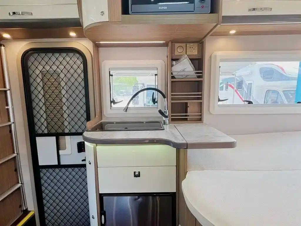 Iveco Daily C-type motorhome, 2022 model, 3.0T, premium customized version. — миниатюра 13
