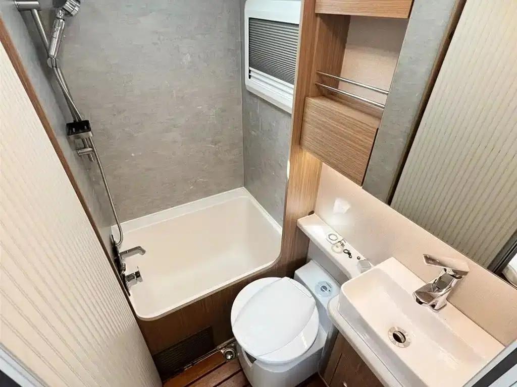 Iveco Daily C-type motorhome, 2022 model, 3.0T, premium customized version. — миниатюра 18