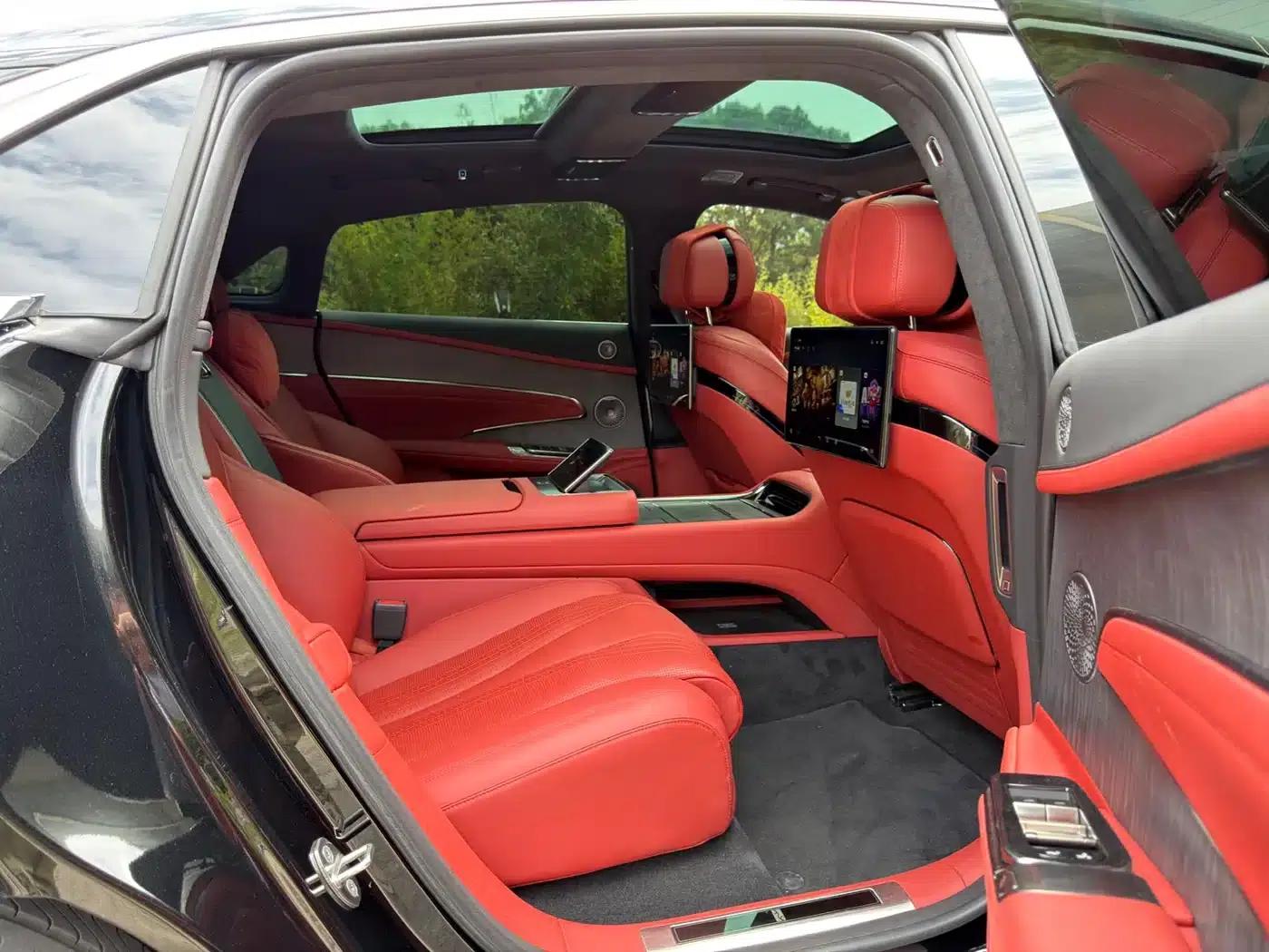 Looking up at the 2025 U7 EV four-seater flagship edition — миниатюра 11