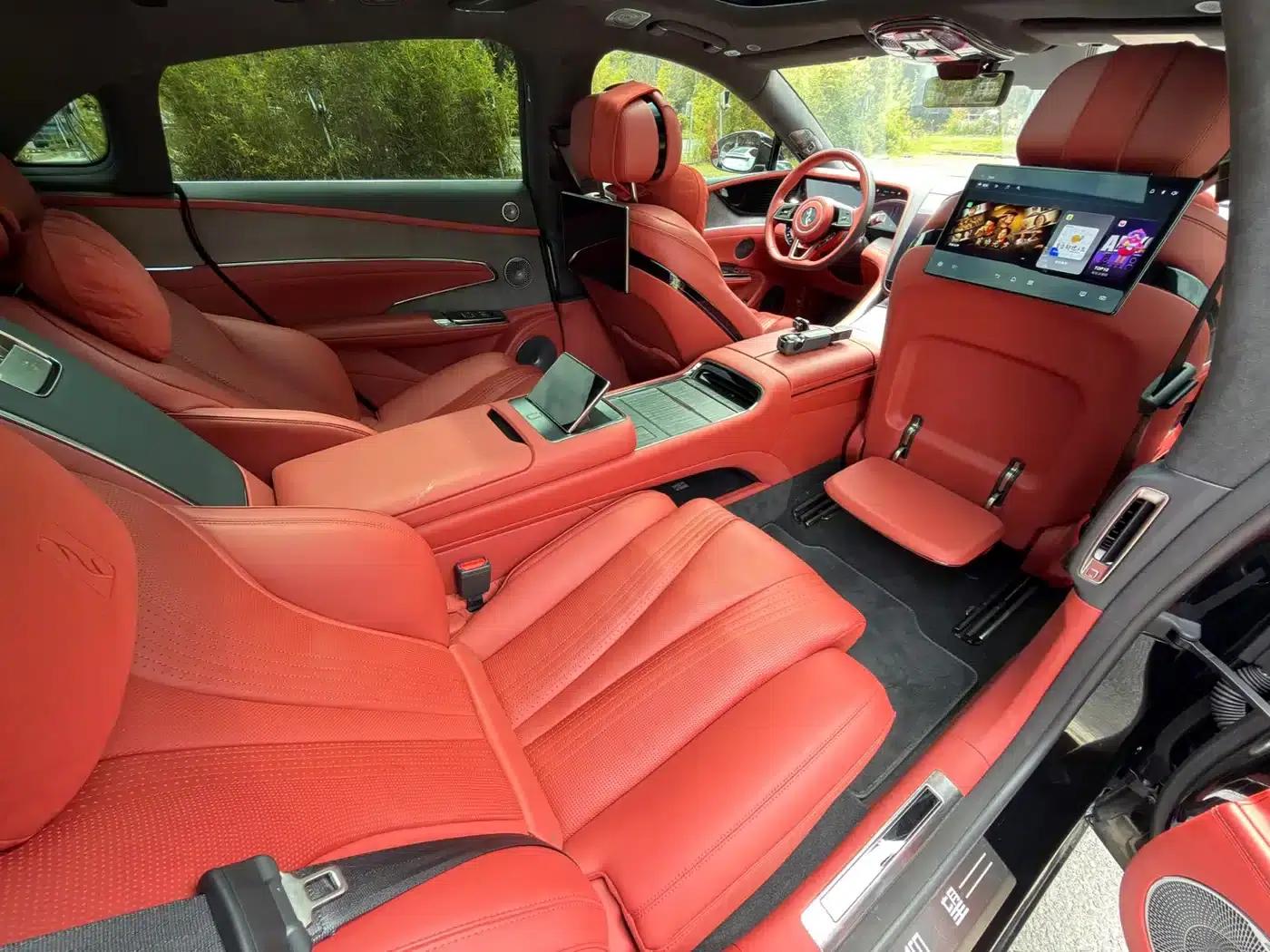 Looking up at the 2025 U7 EV four-seater flagship edition — миниатюра 13