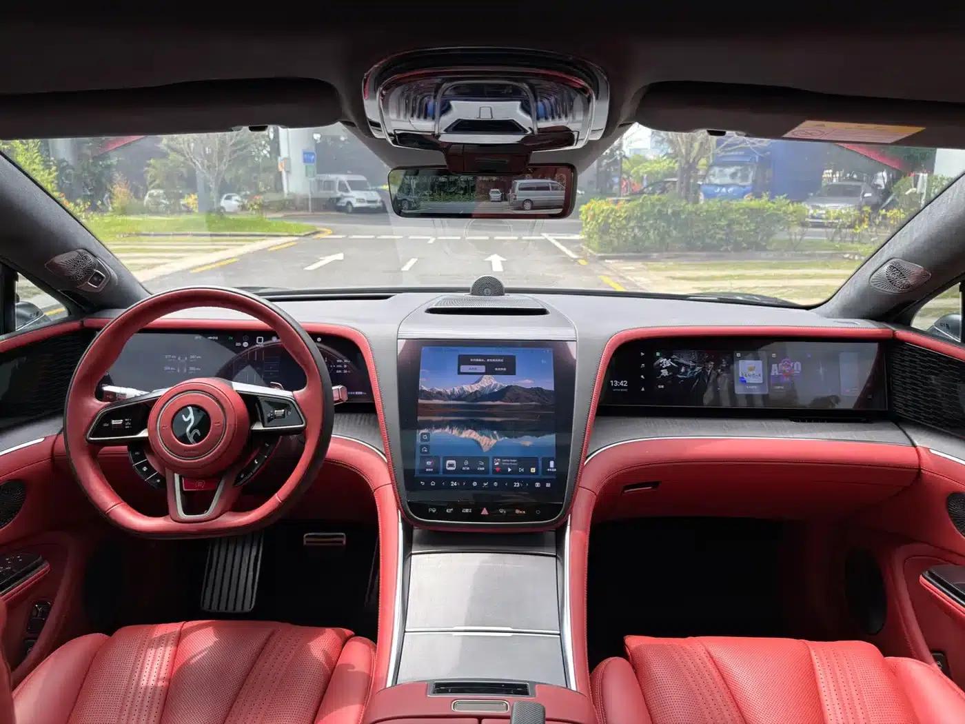 Looking up at the 2025 U7 EV four-seater flagship edition — миниатюра 14