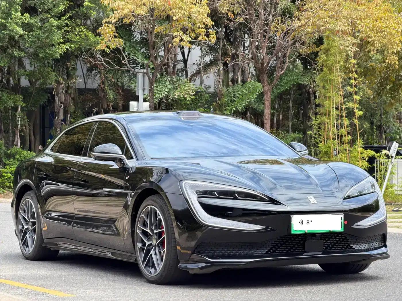 Looking up at the 2025 U7 EV four-seater flagship edition — миниатюра 3