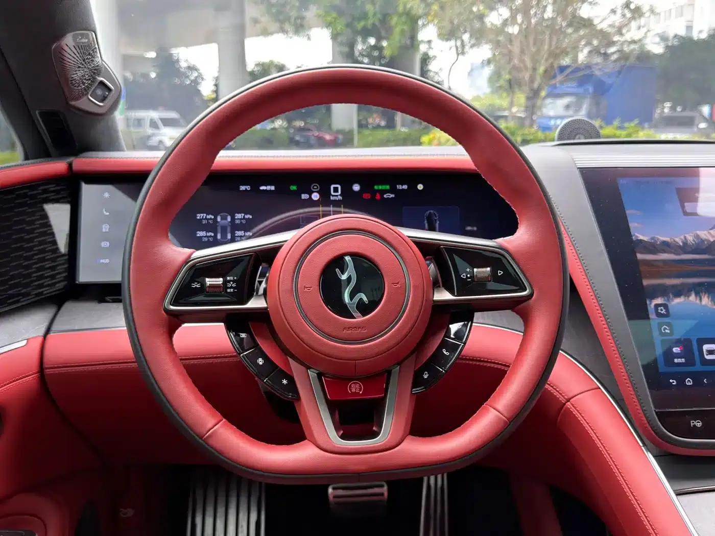Looking up at the 2025 U7 EV four-seater flagship edition — миниатюра 21