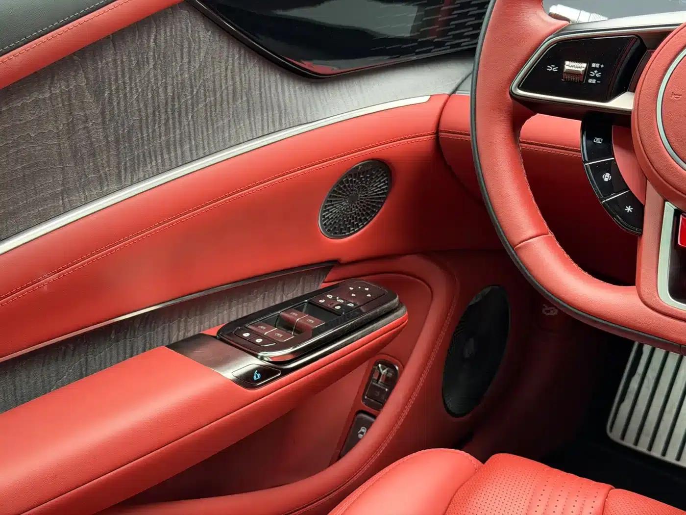 Looking up at the 2025 U7 EV four-seater flagship edition — миниатюра 22