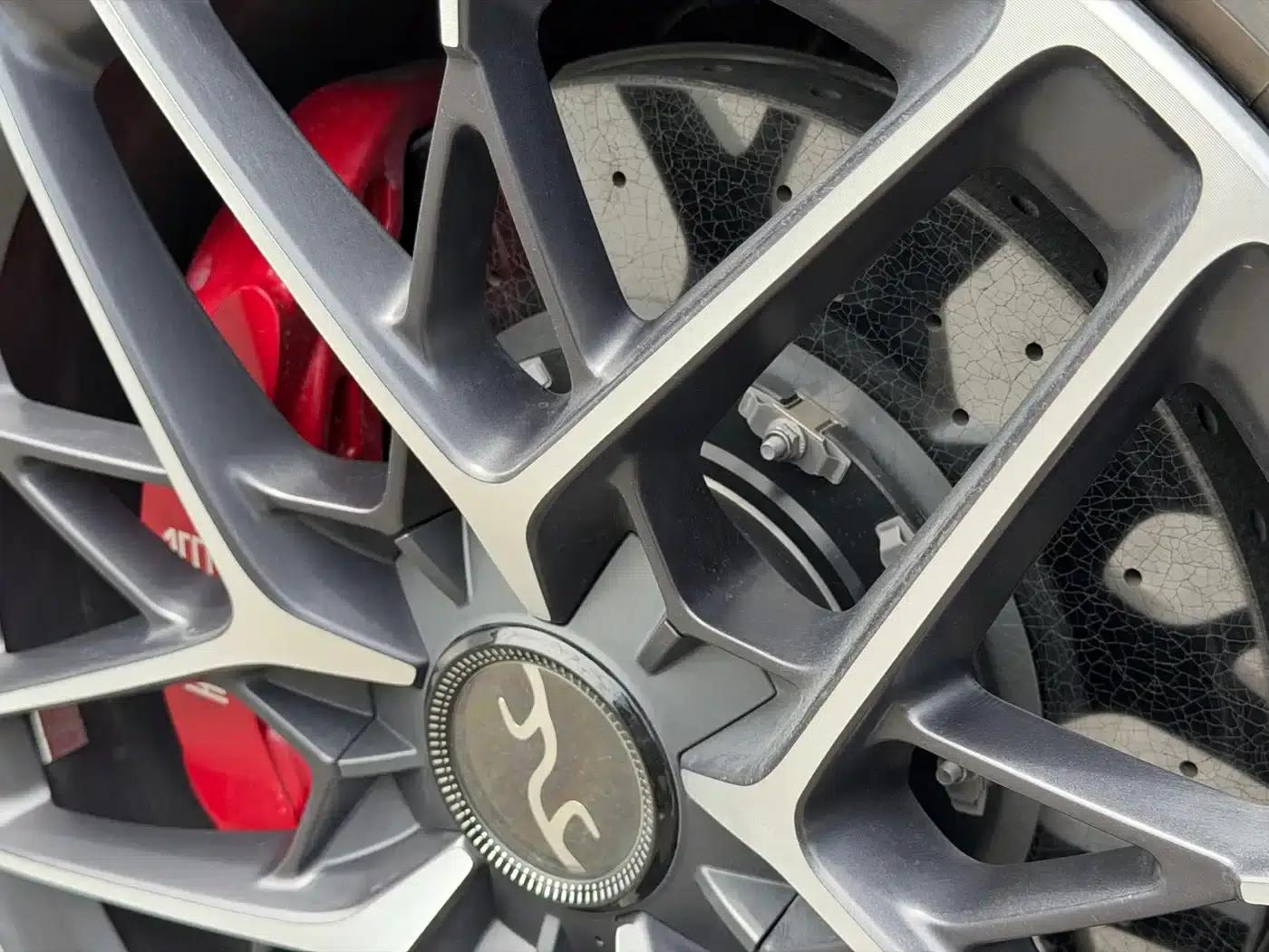 Looking up at the 2025 U7 EV four-seater flagship edition — миниатюра 24