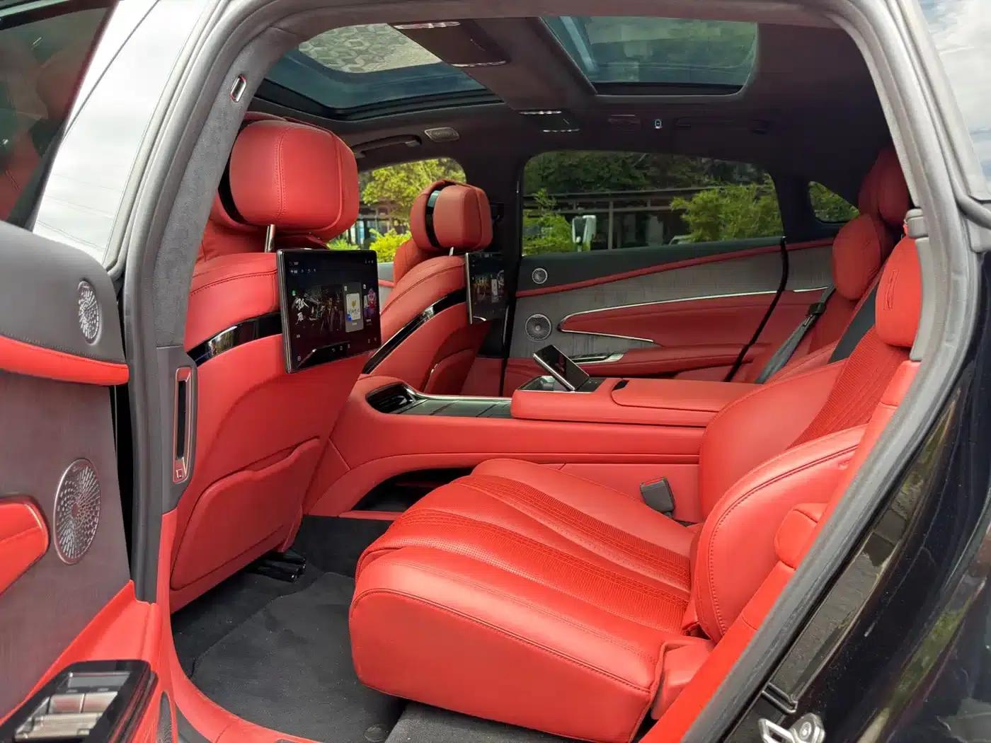Looking up at the 2025 U7 EV four-seater flagship edition — миниатюра 9