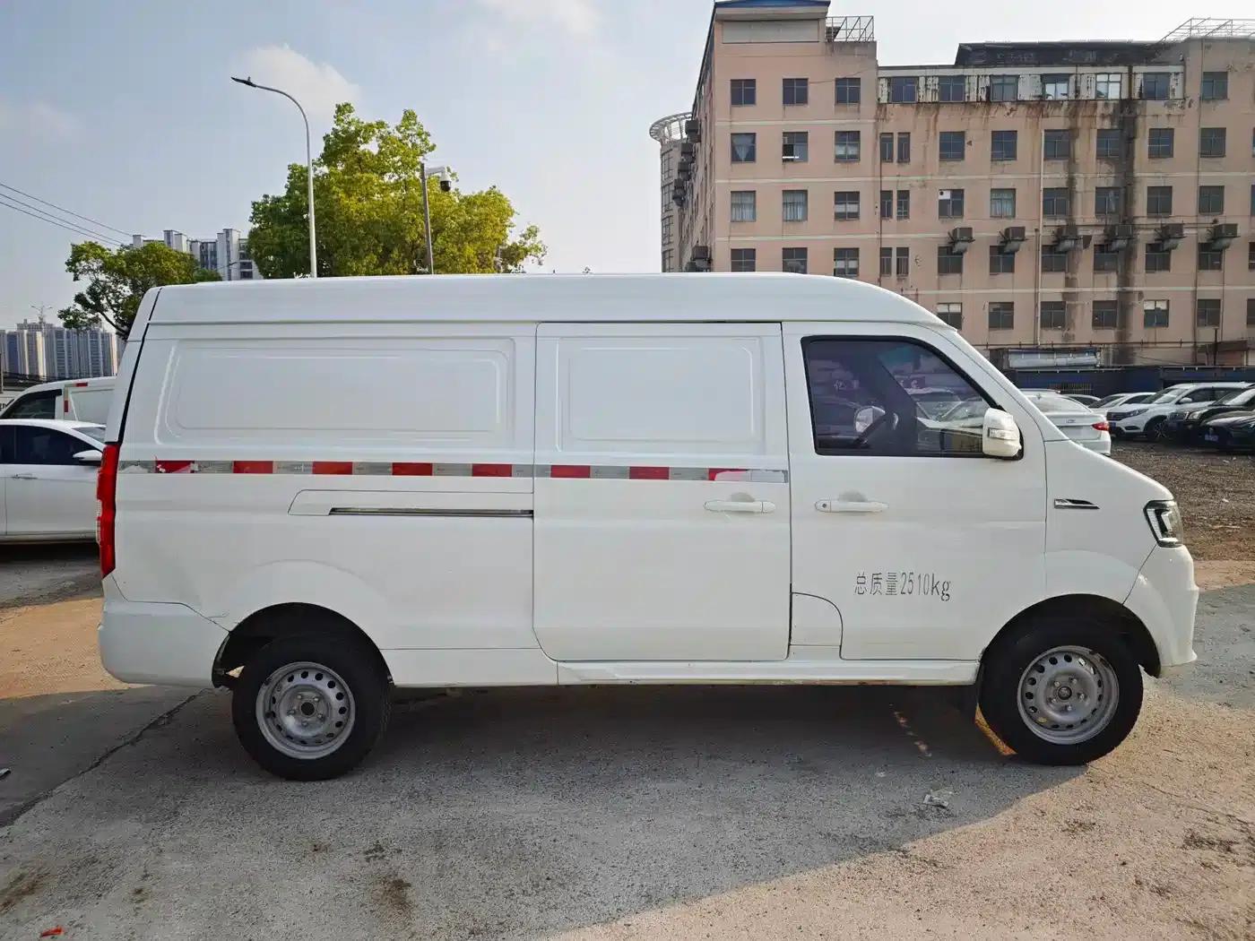 Remote E5 2022 E5L Pure Electric Van - Guoxuan 39.9kWh — миниатюра 4