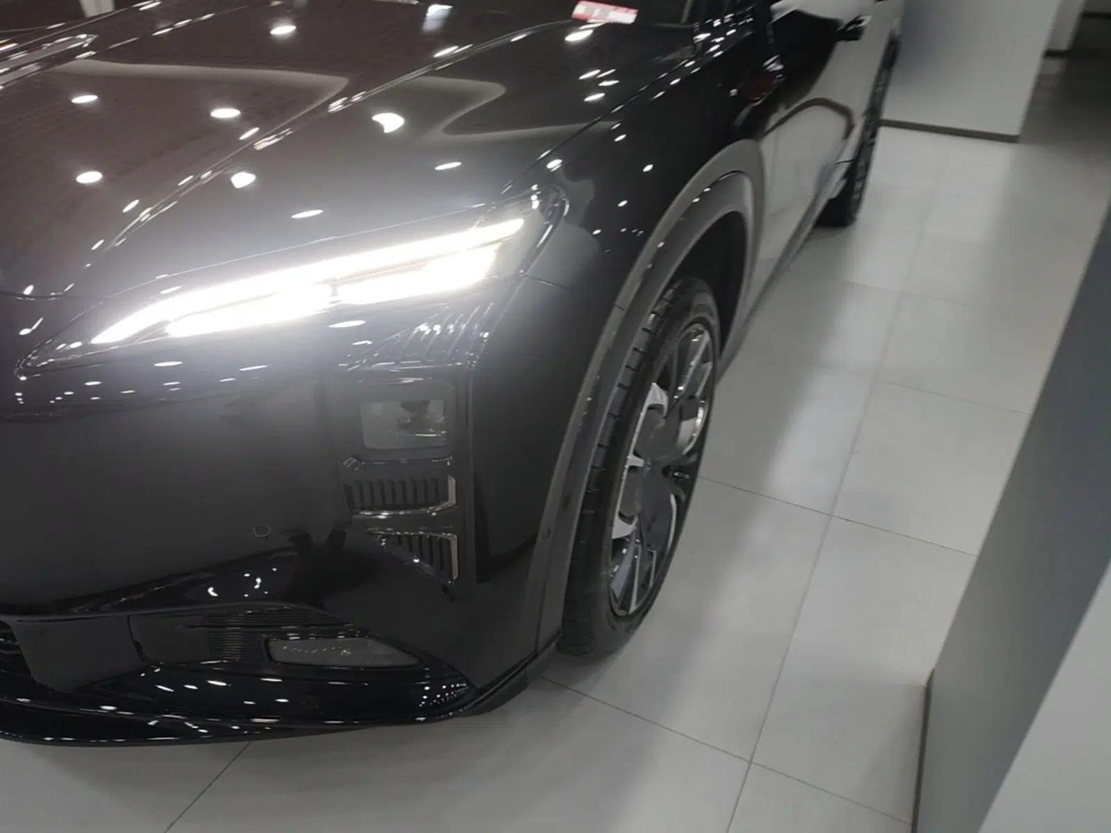 Hongqi Tiangong 08 2025 680 Ultra Four-Wheel-Drive Version — миниатюра 9