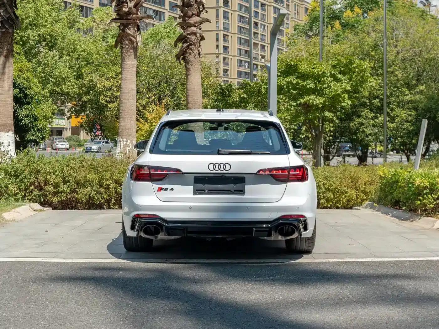 2024 Audi RS 4 RS4 Avant Sport Edition — миниатюра 5