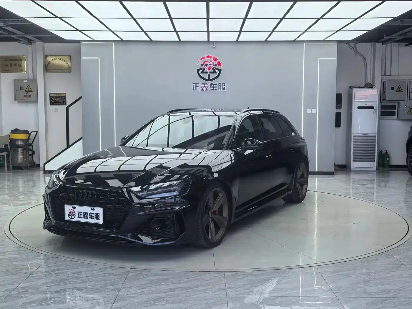 2021 Audi RS 4 RS4 Avant Dark Gold Edition — миниатюра 1