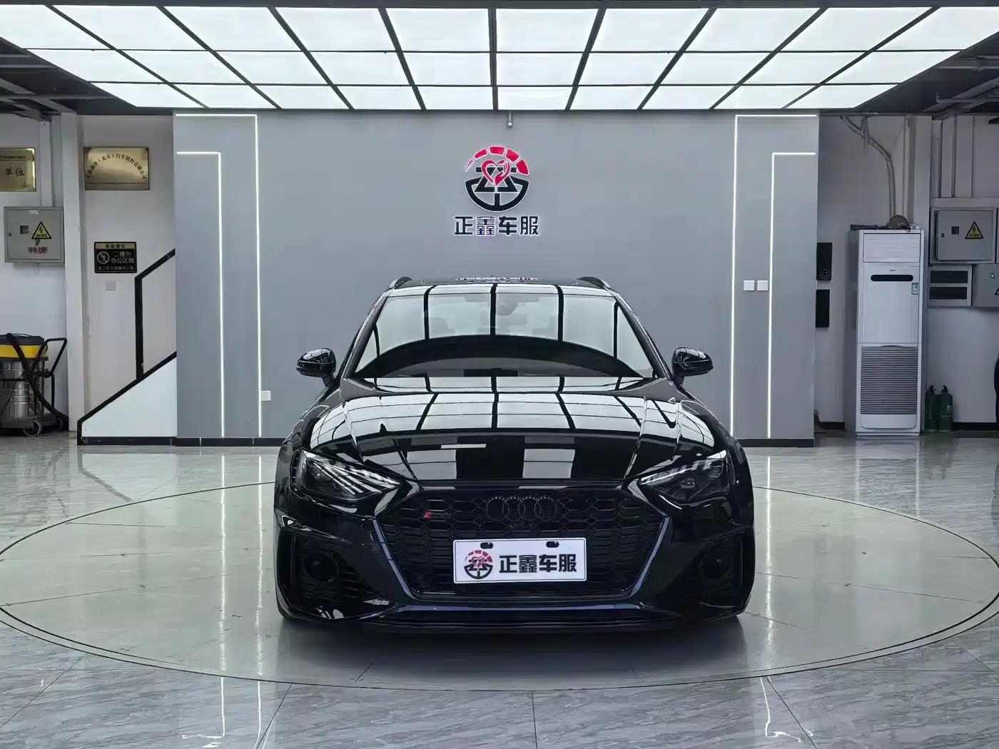 2021 Audi RS 4 RS4 Avant Dark Gold Edition — миниатюра 2