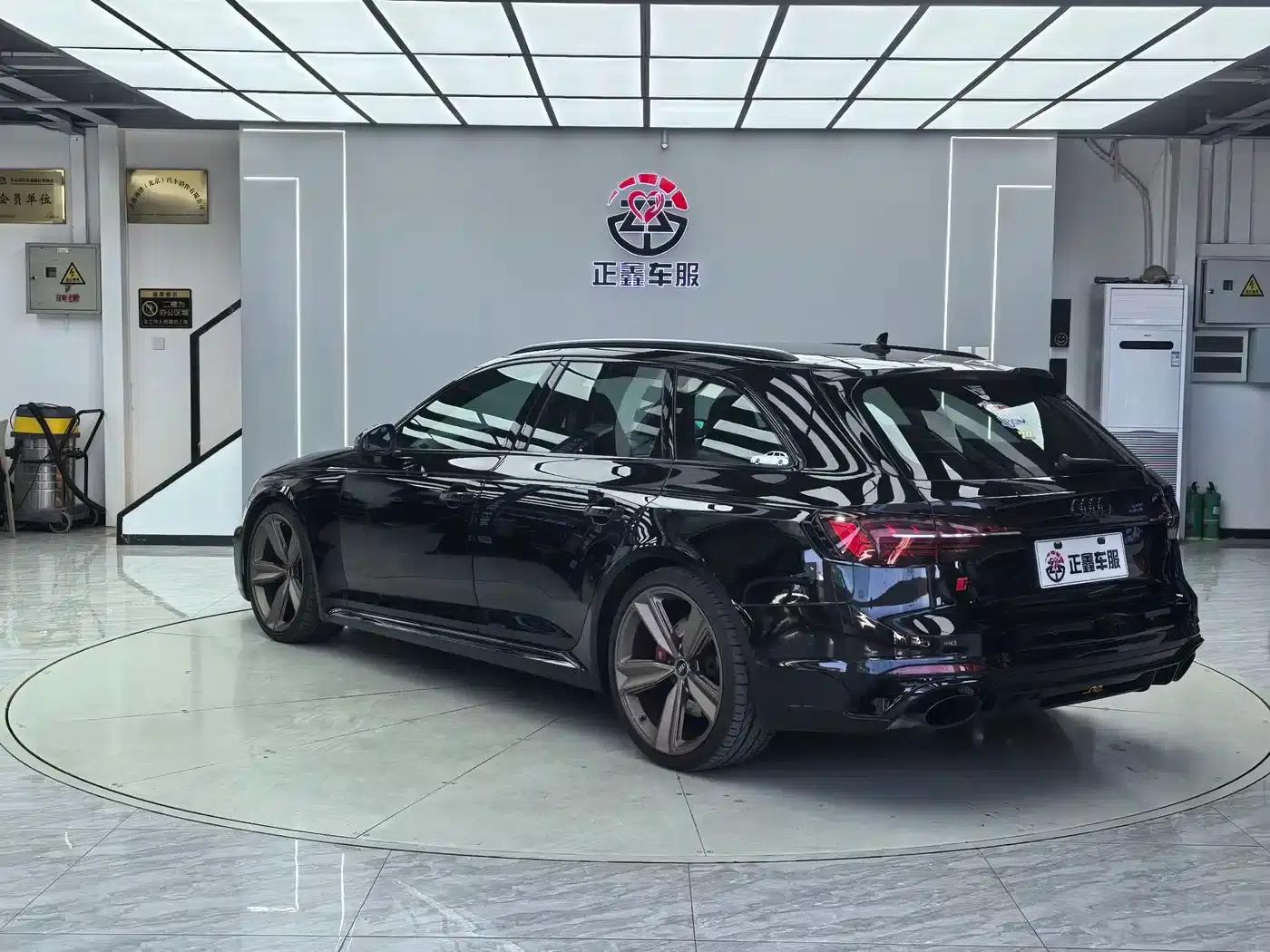 2021 Audi RS 4 RS4 Avant Dark Gold Edition — миниатюра 16