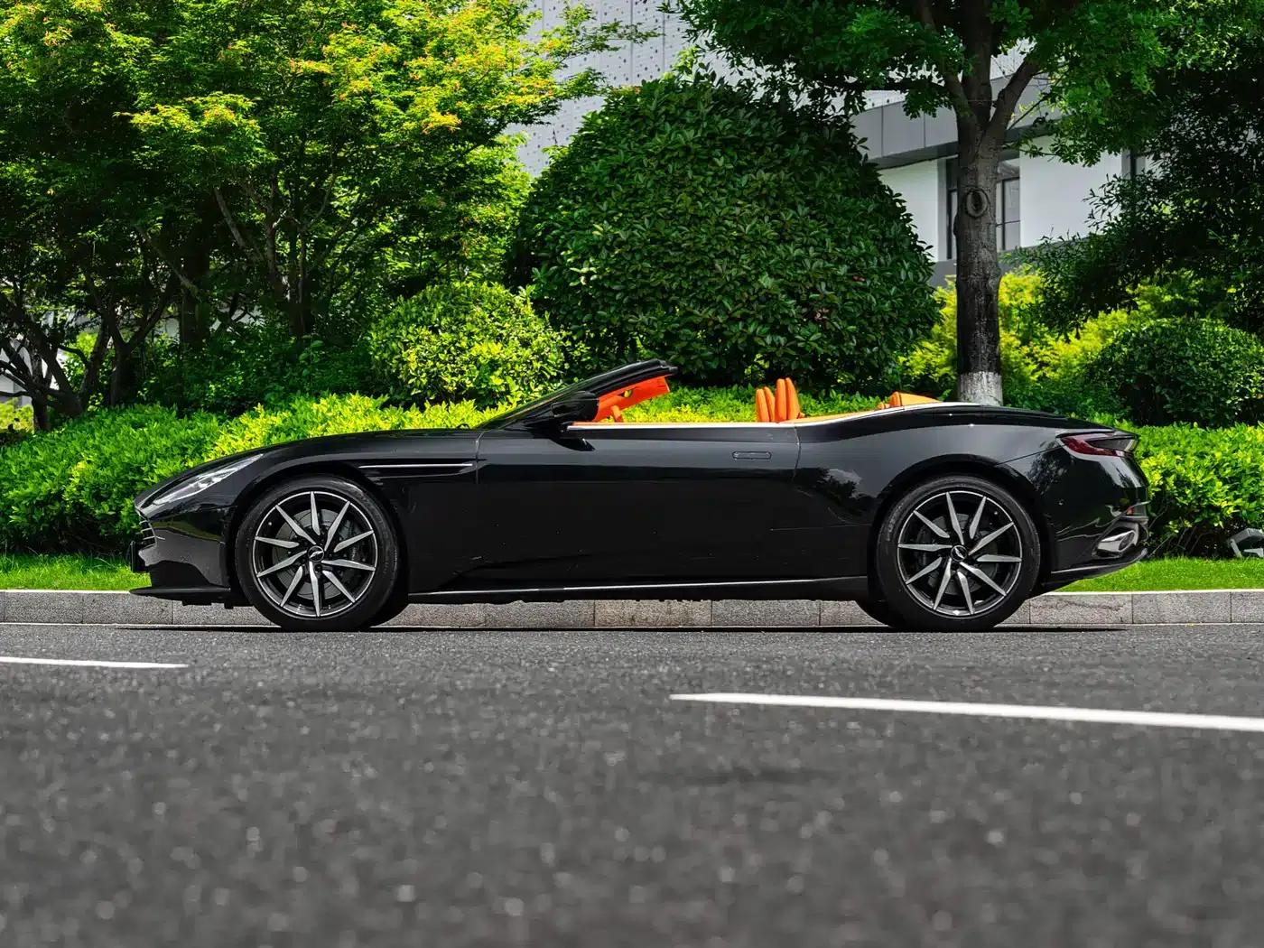 Aston Martin DB11 2023 4.0T V8 Volante — миниатюра 5