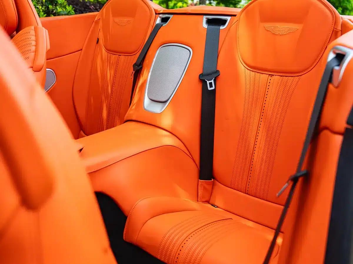 Aston Martin DB11 2023 4.0T V8 Volante — миниатюра 9